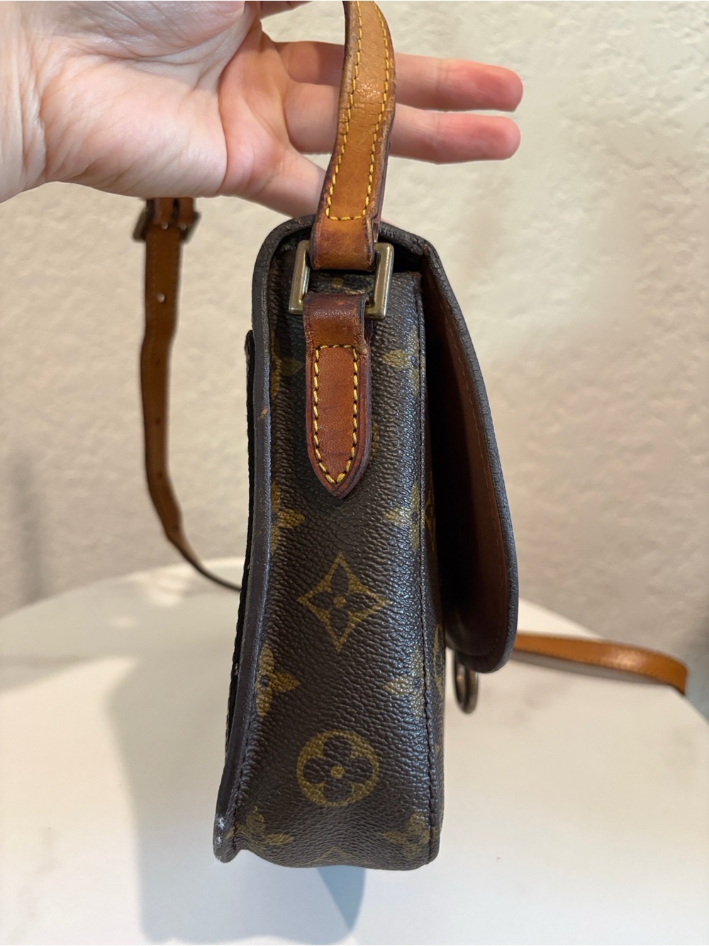 Louis Vuitton Saint Cloud
Brown Monogram Crossbody Bag - Picture 11 of 15